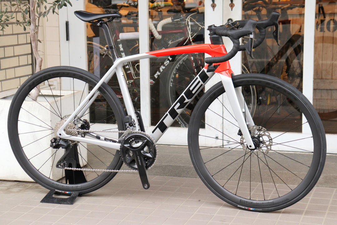 トレック TREK エモンダ ディスク EMONDA SL6 DISC 2023モデル 54サイズ シマノ 105 Di2 R7170 12S カーボン ロードバイク 【横浜店】