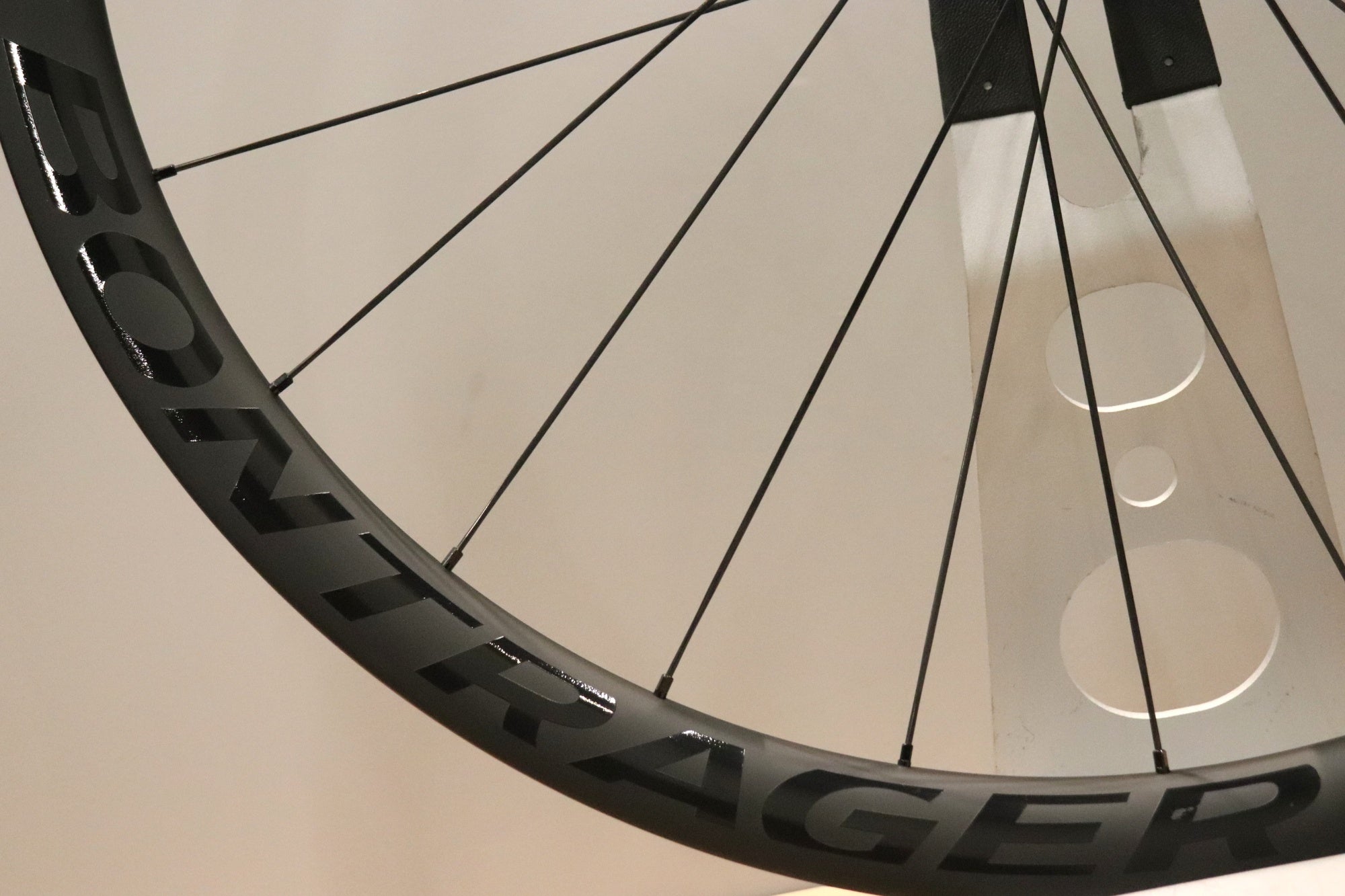 ボントレガー BONTRAGER アイオロス プロ AEOLUS PRO 37 DISC カーボン