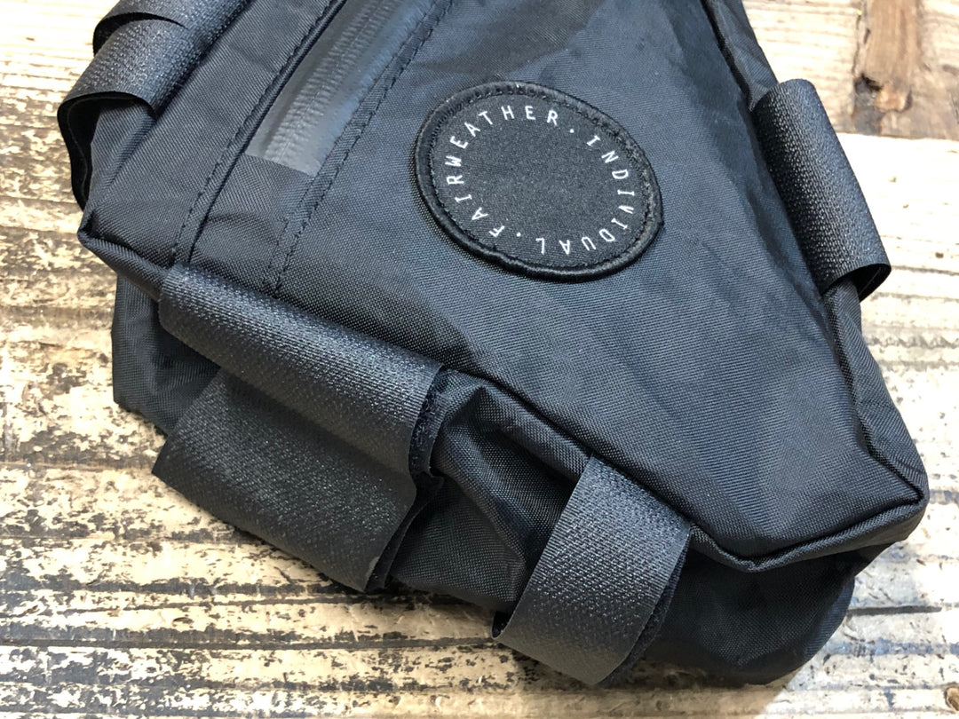 JY793 フェアウェザー FAIRWEATHER corner bag コーナーバッグ 黒