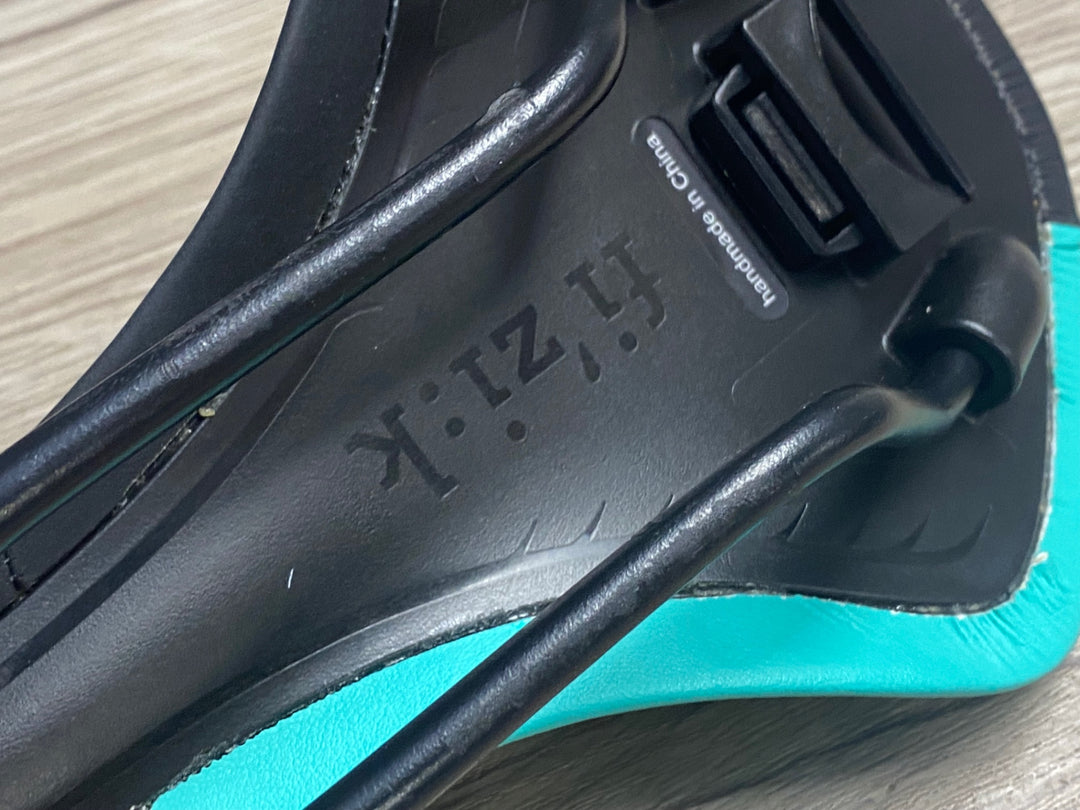 KE977 フィジーク fizik ANTARES R7 サドル 黒 チェレステ S_ALLOY