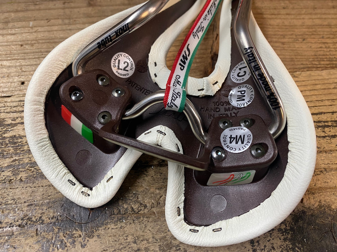JP076 SELLE SMP FORMA サドル 白 137mm