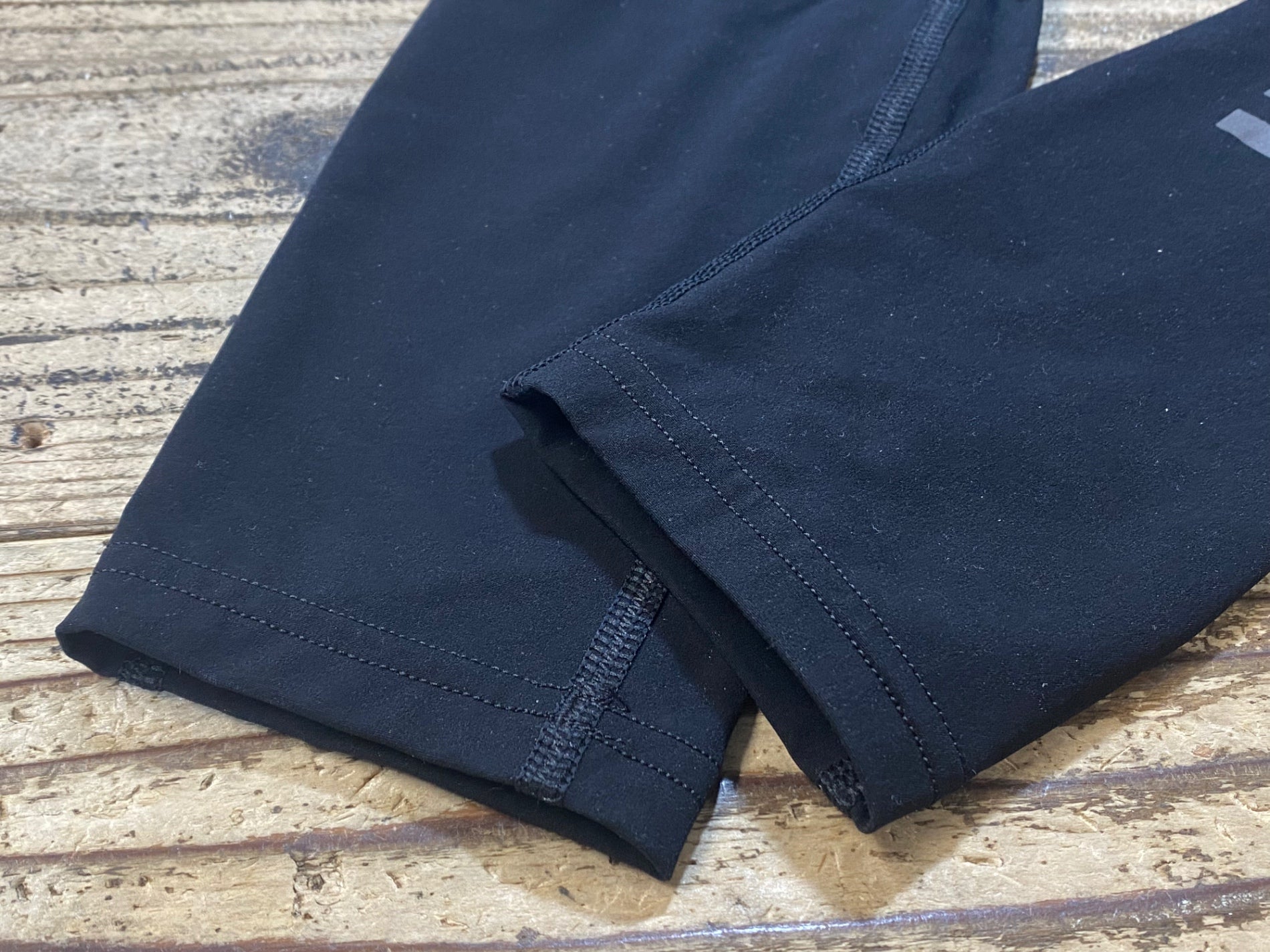 JW716 ラファ Rapha PRO TEAM SHADOW LEG WARMERS レッグウォーマー 黒