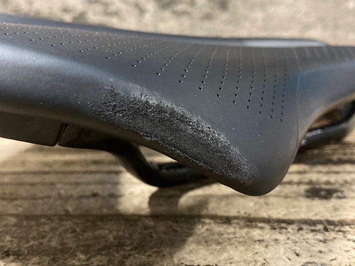 KO771 スペシャライズド SPECIALIZED SITERO PRO カーボンレール サドル ※擦れや傷あり