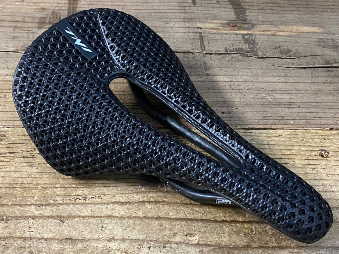 KL123 TNi 3D PRINTING SADDLE サドル 黒 カーボンレール