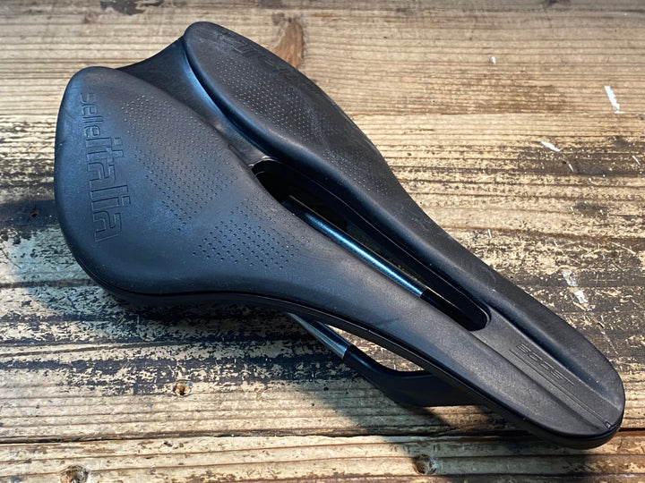 JJ148 セライタリア selle italia NOVUS BOOST EVO サドル 黒 FecAlloYレール 145mm
