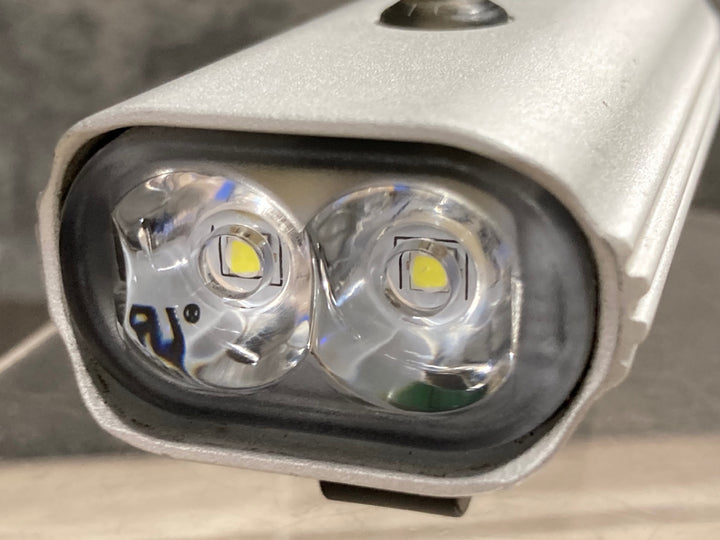 KD078 レザイン LEZYNE LITE DRIVE 1000XL フロントライト サテンシルバー 点灯確認済