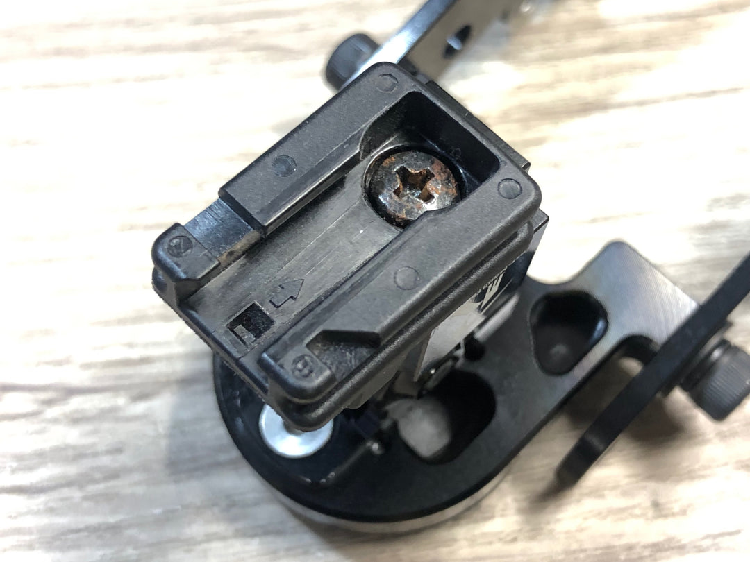JY451 レックマウント REC-MOUNTS 両持ちサイコンマウント Φ31.8 ガーミン、キャットアイ用