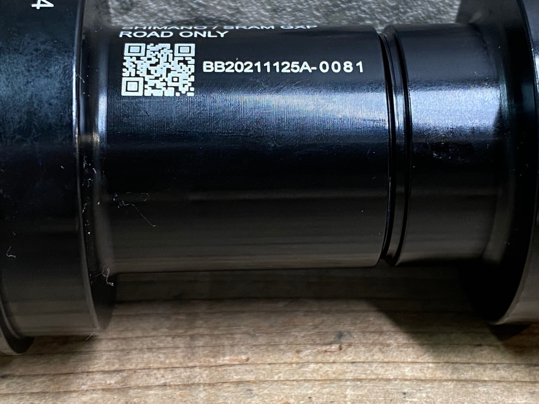 JM718 ウィッシュボーン WISHBONE BPF3024 ボトムブラケット BB 黒 Φ46 PF30 スピンドル径Φ24