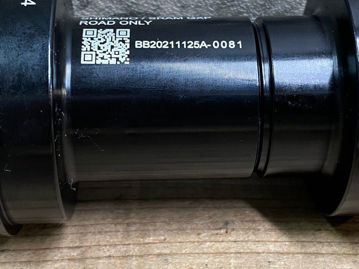 JM718 ウィッシュボーン WISHBONE BPF3024 ボトムブラケット BB 黒 Φ46 PF30 スピンドル径Φ24