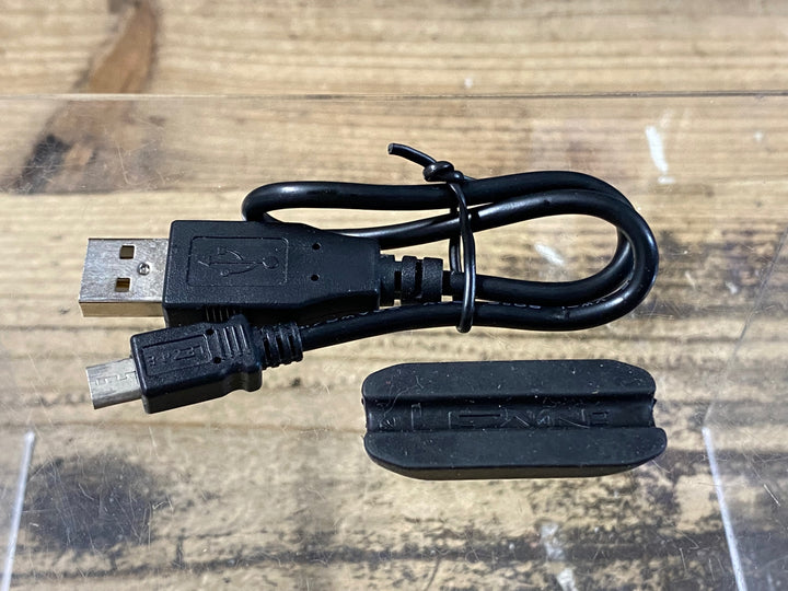 JX095 レザイン LEZYNE STRIP PRO 300 テールライト 点灯確認済