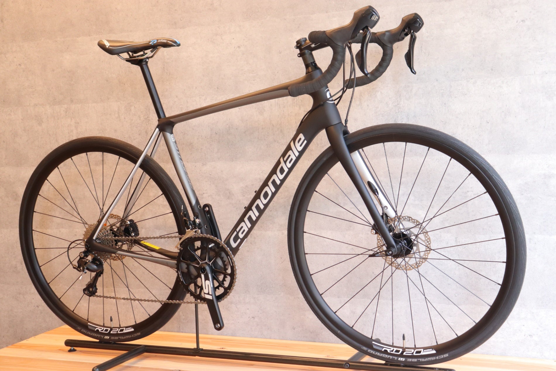 キャノンデール CANNONDALE シナプスカーボン SYNAPSE CARBON DISC
