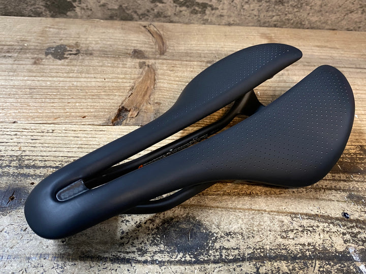 JQ096 トレック TREK AEOLUS RSL Saddle サドル 黒 145mm カーボンレール