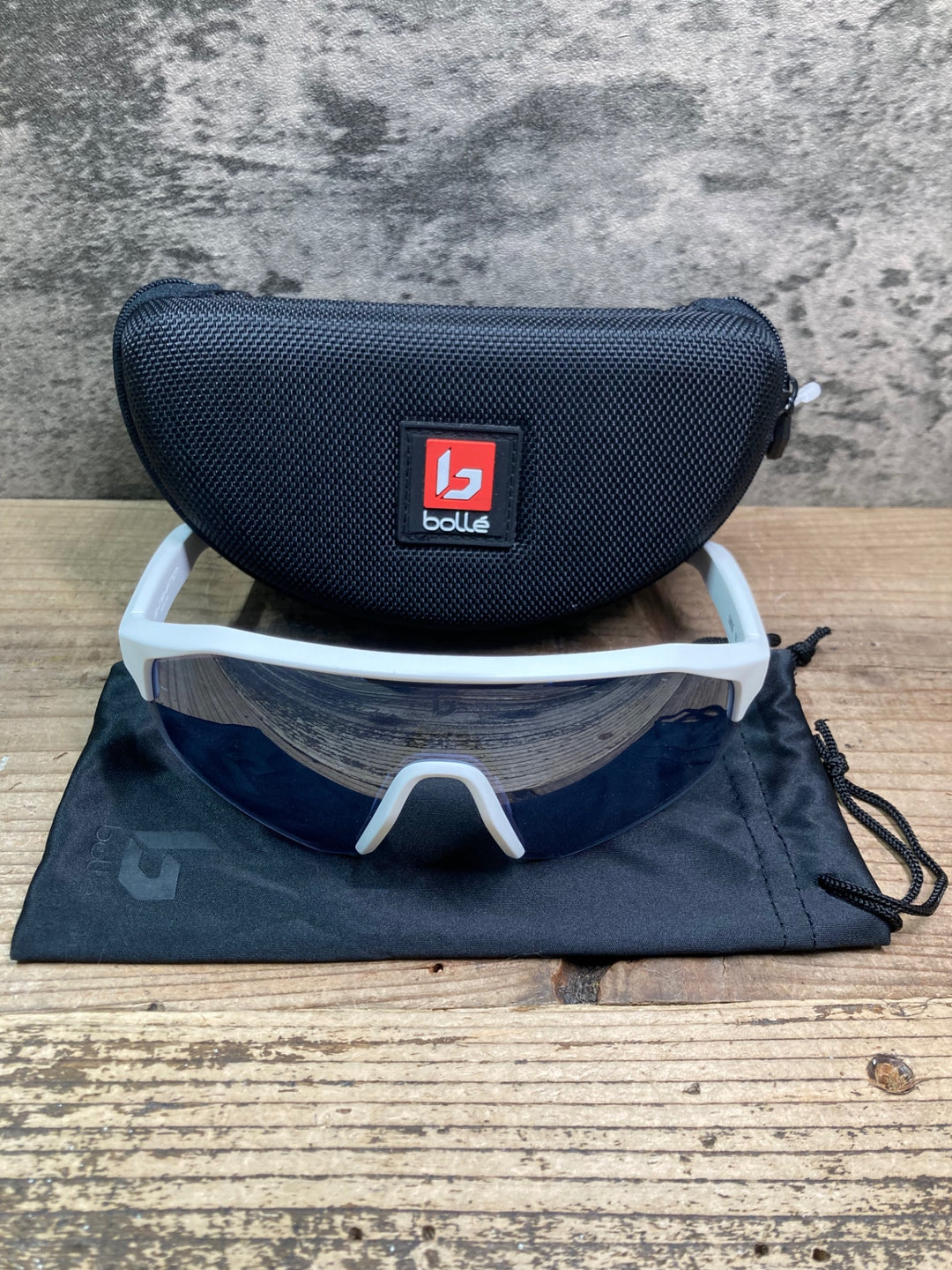 JI129 ボレー bolle LIGHTSHIFTER サングラス アイウェア 白