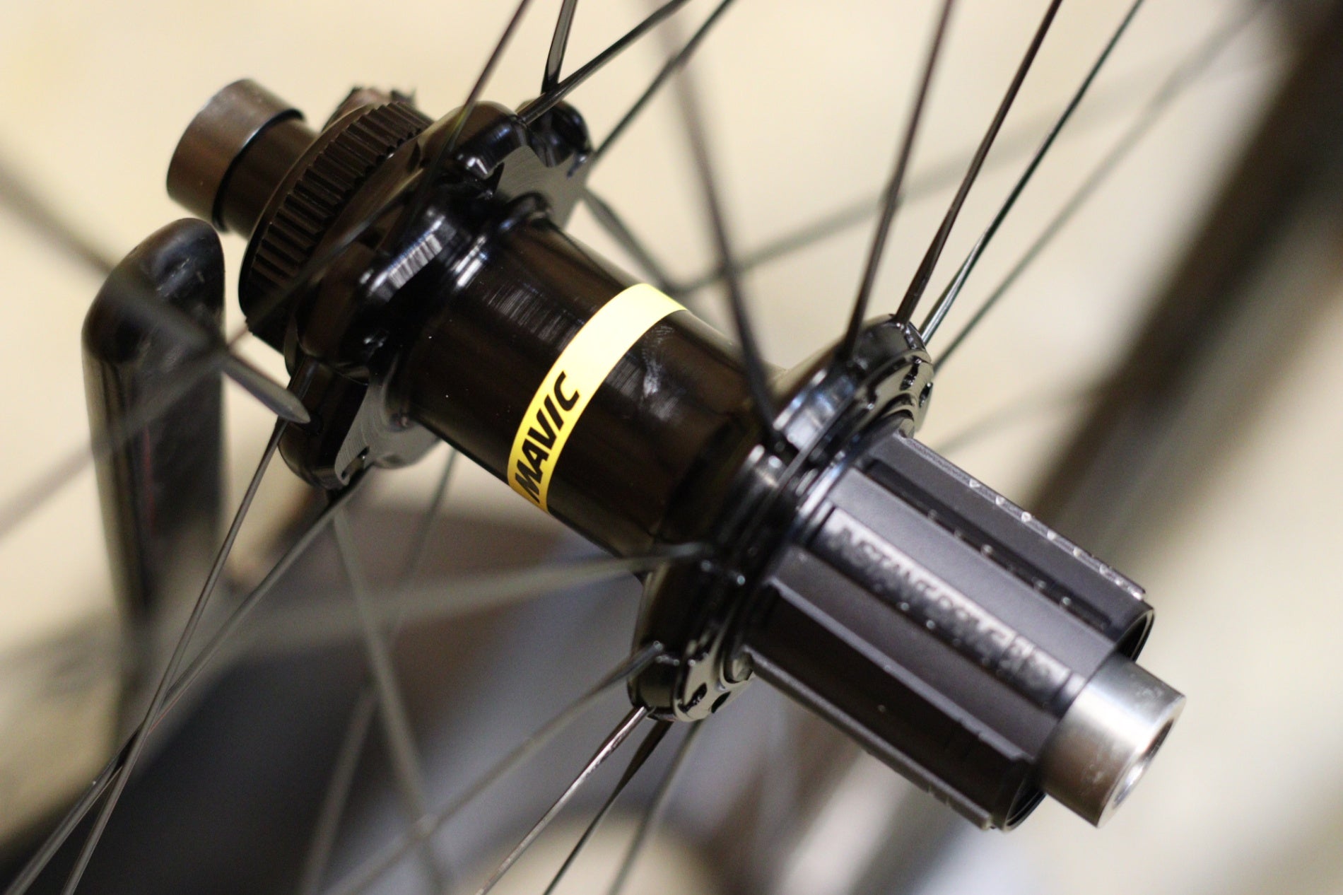 マヴィック MAVIC キシリウム KSYRIUM PRO CARBON SL UST DISC TDF