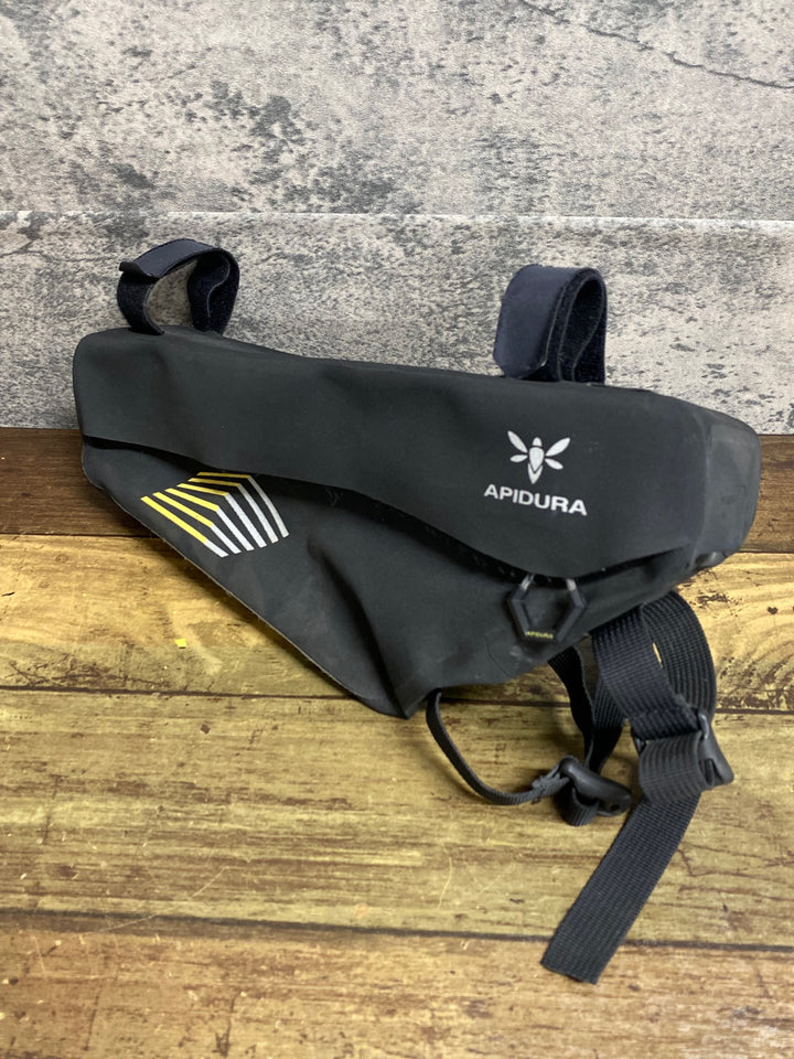 KI942 アピデュラ APIDURA RACING FRAME PACK 2.4L フレームバッグ 黒