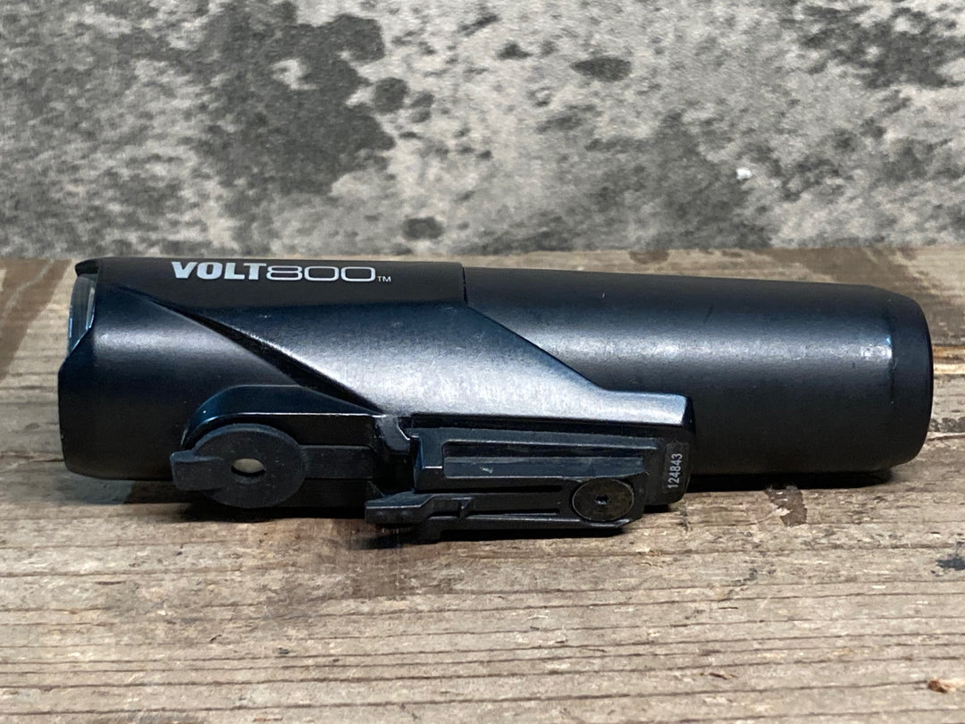 JK710 キャットアイ CAT-EYE VOLT800 フロントライト 黒 点灯確認済み バッテリー付属