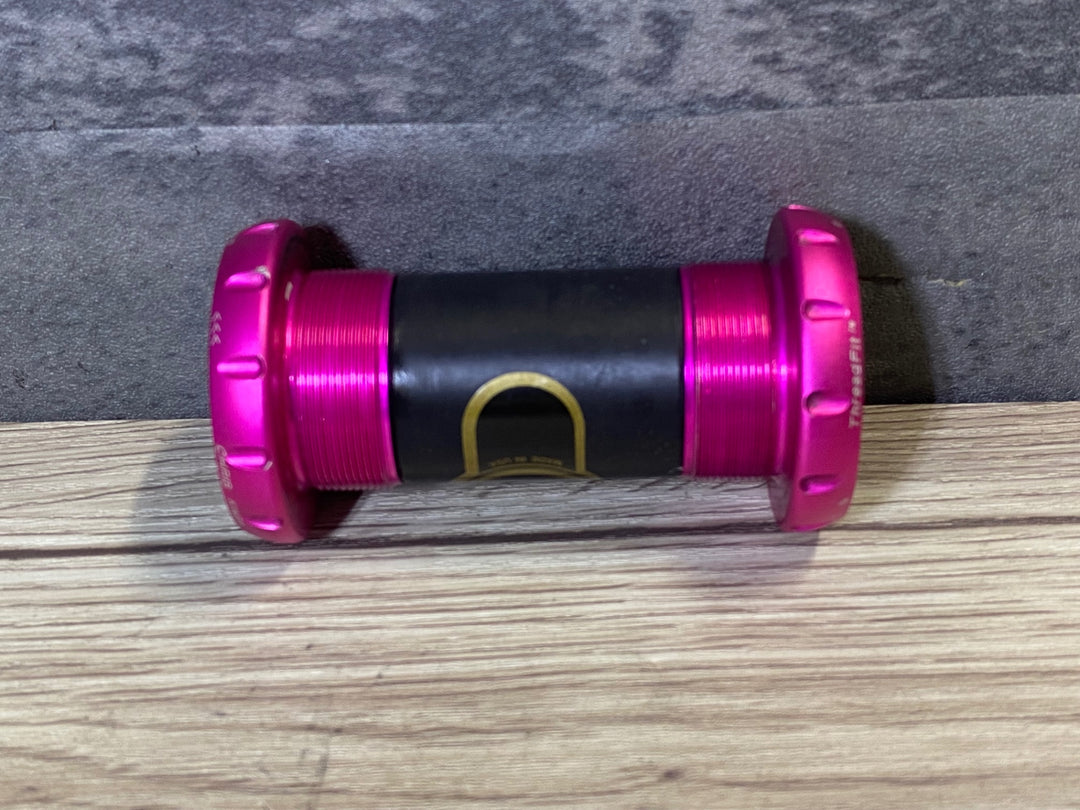 JS702 クリスキング CHRIS KING THREADFIT 30 BSA Ceramic BB ボトムブラケット ピンク