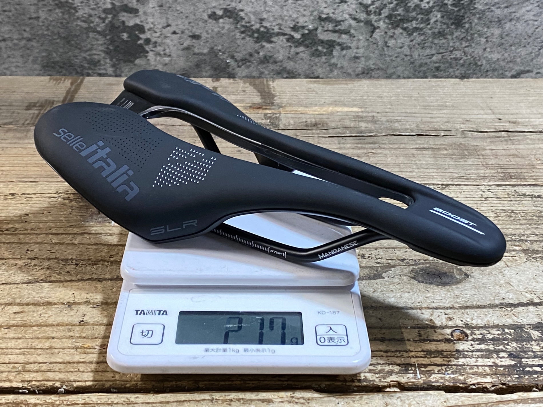 KC303 セライタリア selle italia SLR BOOST TM SUPERFLOW サドル 黒