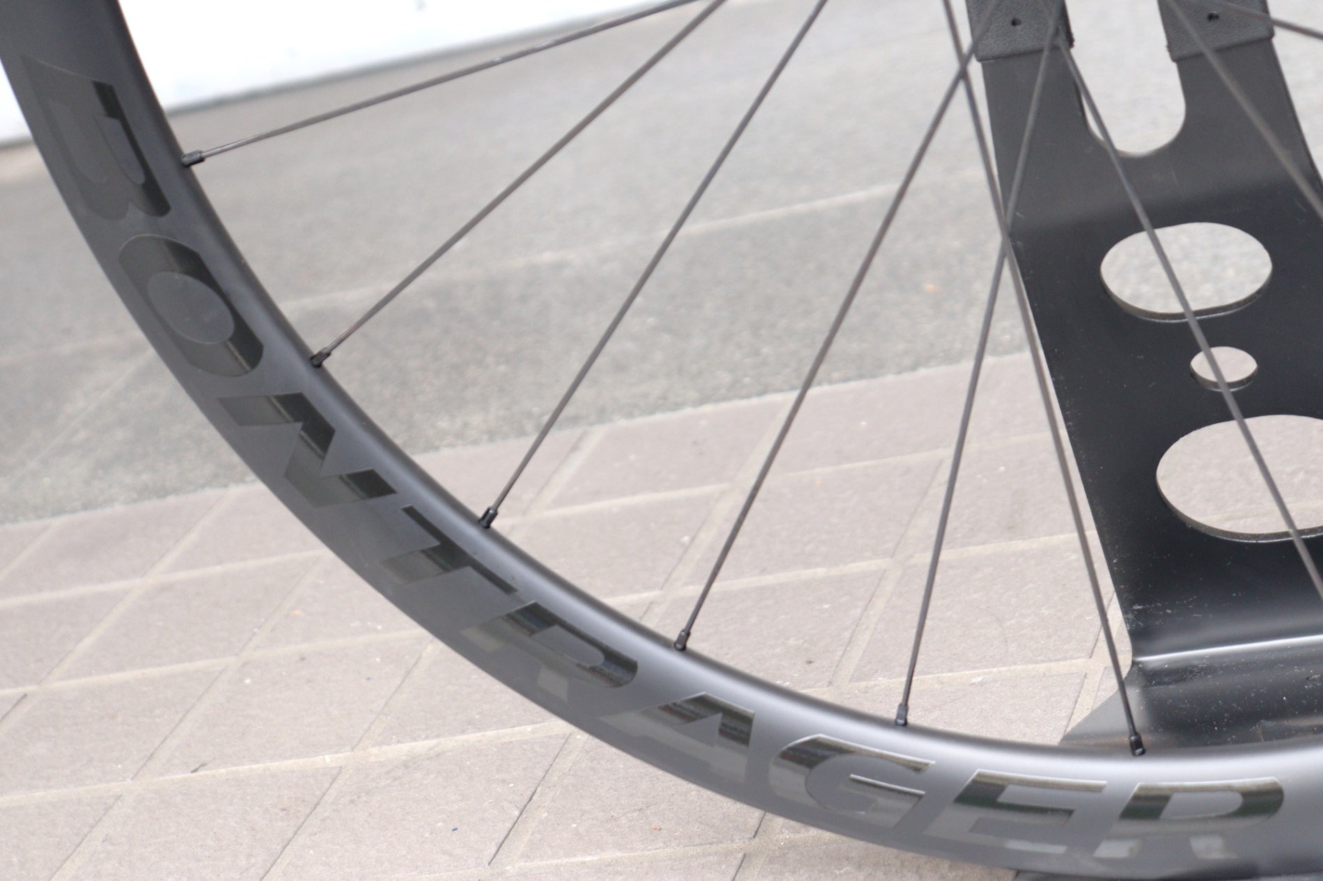 ボントレガー BONTRAGER アイオロス プロ AEOLUS PRO 37 DISC カーボン