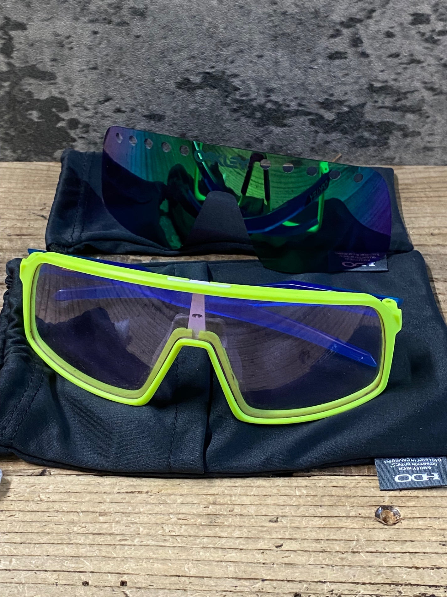 ウェア OAKLEY SUTRO(A) KD537 オークリー OAKLEY SUTRO サングラス アイウェア 紺黄 レンズ