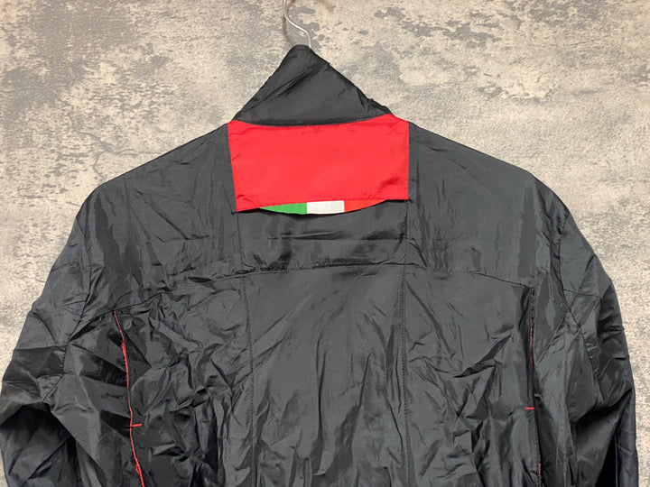 KN376 カステリ CASTELLI ウインドブレーカー 黒 M