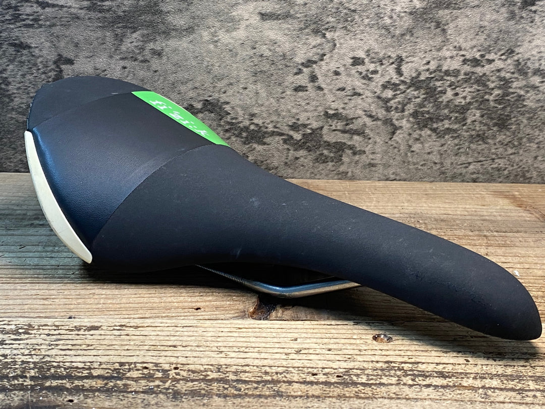 JJ258 フィジーク fizik アリアンテ ARIANTE R3 サドル 黒緑 Kiumレール