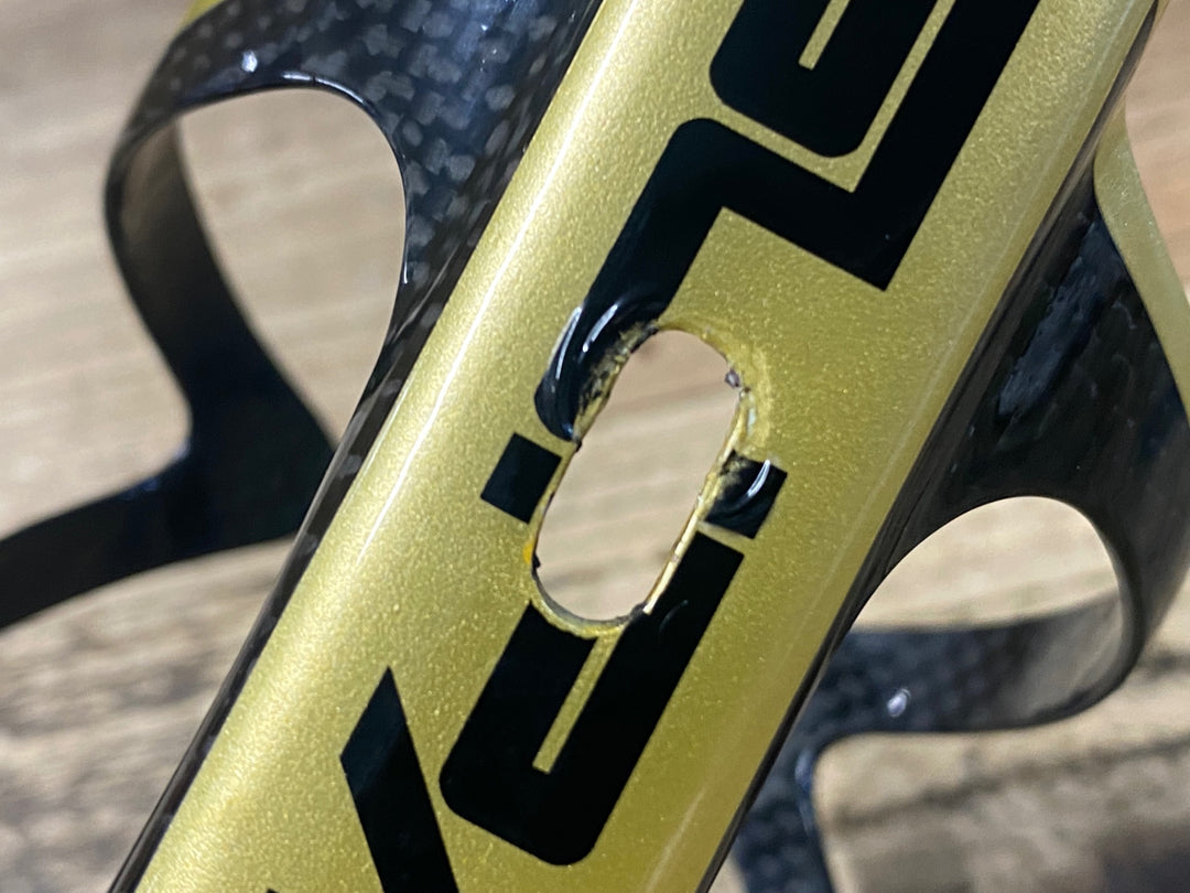 KE348 スパカズ SUPACAZ FLY CAGE CARBON カーボン ボトルケージ 黒金 2個セット
