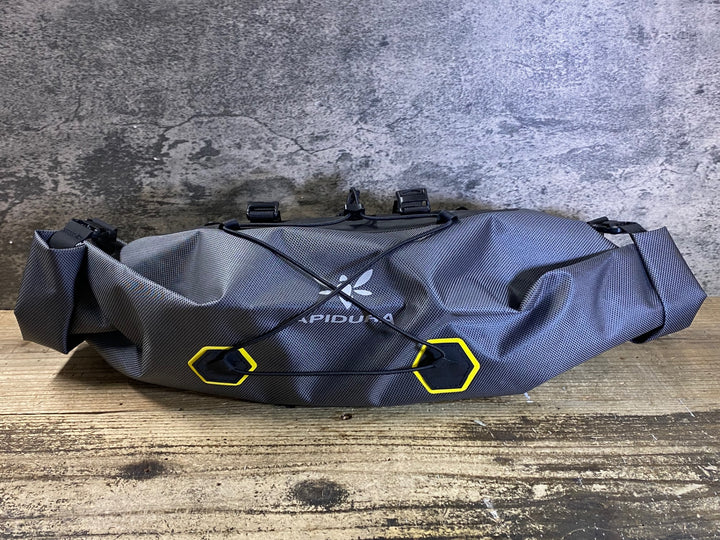 JN652 アピデュラ APIDURA エクスペディション ハンドルバーパック 14L
