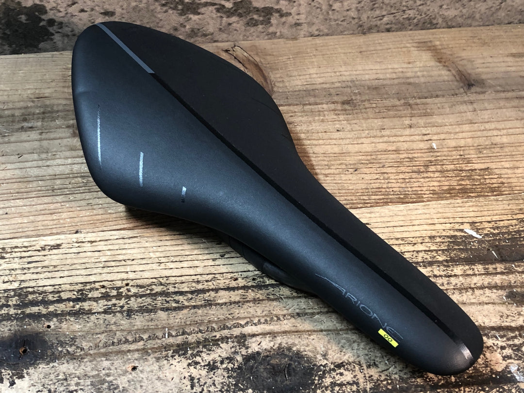 JM706 フィジーク fizik ARIONE 00 サドル 黒 カーボンレール