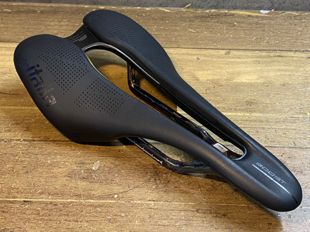 JT542 セライタリア selle italia SLR BOOST KIT CARBONIO SUPERFLOW サドル 黒 130mm カーボンレール
