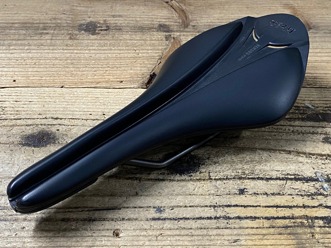 KO601 フィジーク fizik アリオネ ARIONE R3 VERSUS evo サドル 黒 kium