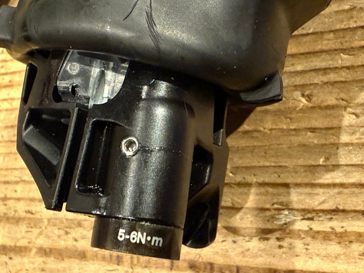 JL065 シマノ SHIMANO 105 ST-R7020 STIレバー 11S 右 ※クランプ欠品、ホース取り付け部クラックのためジャンク