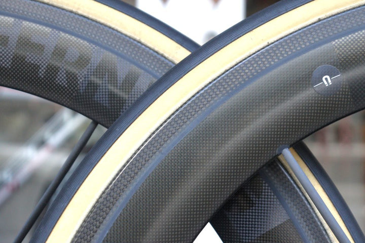 訳アリ ライトウェイト Lightweight フェルンヴィーグ FERNWEG カーボン チューブラー ホイールセット シマノ11S/12S 【横浜店】