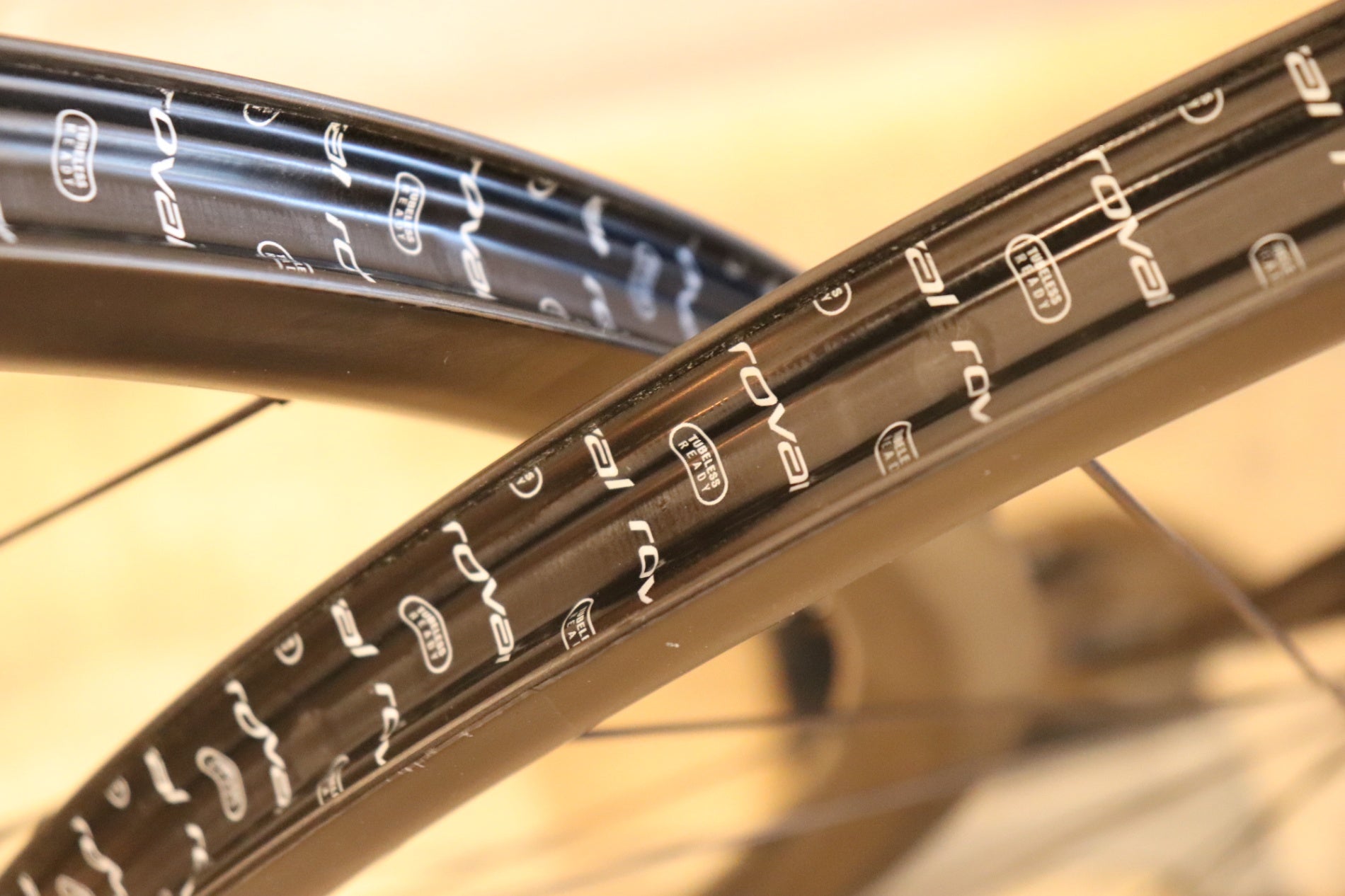 ロヴァール ROVAL アルピニスト ALPINIST CL Ⅱ カーボン チューブレス