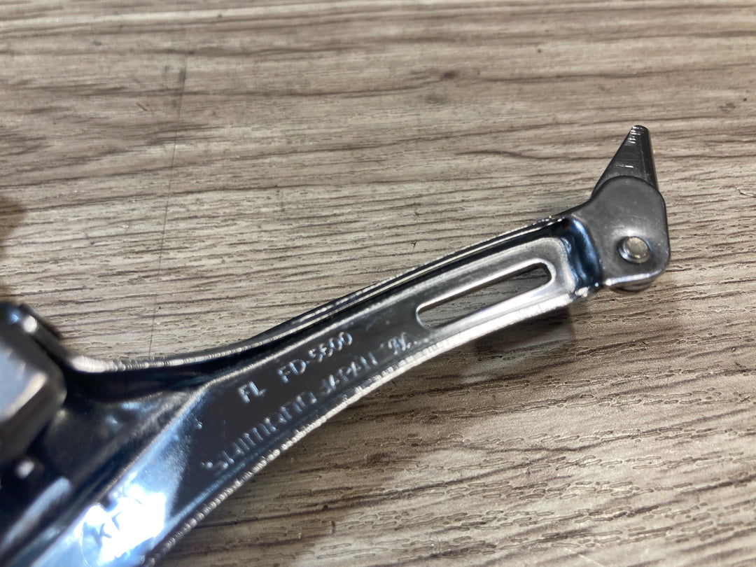 KI875 シマノ SHIMANO 105 FD-5600 直付 フロントディレイラー シルバー 2s