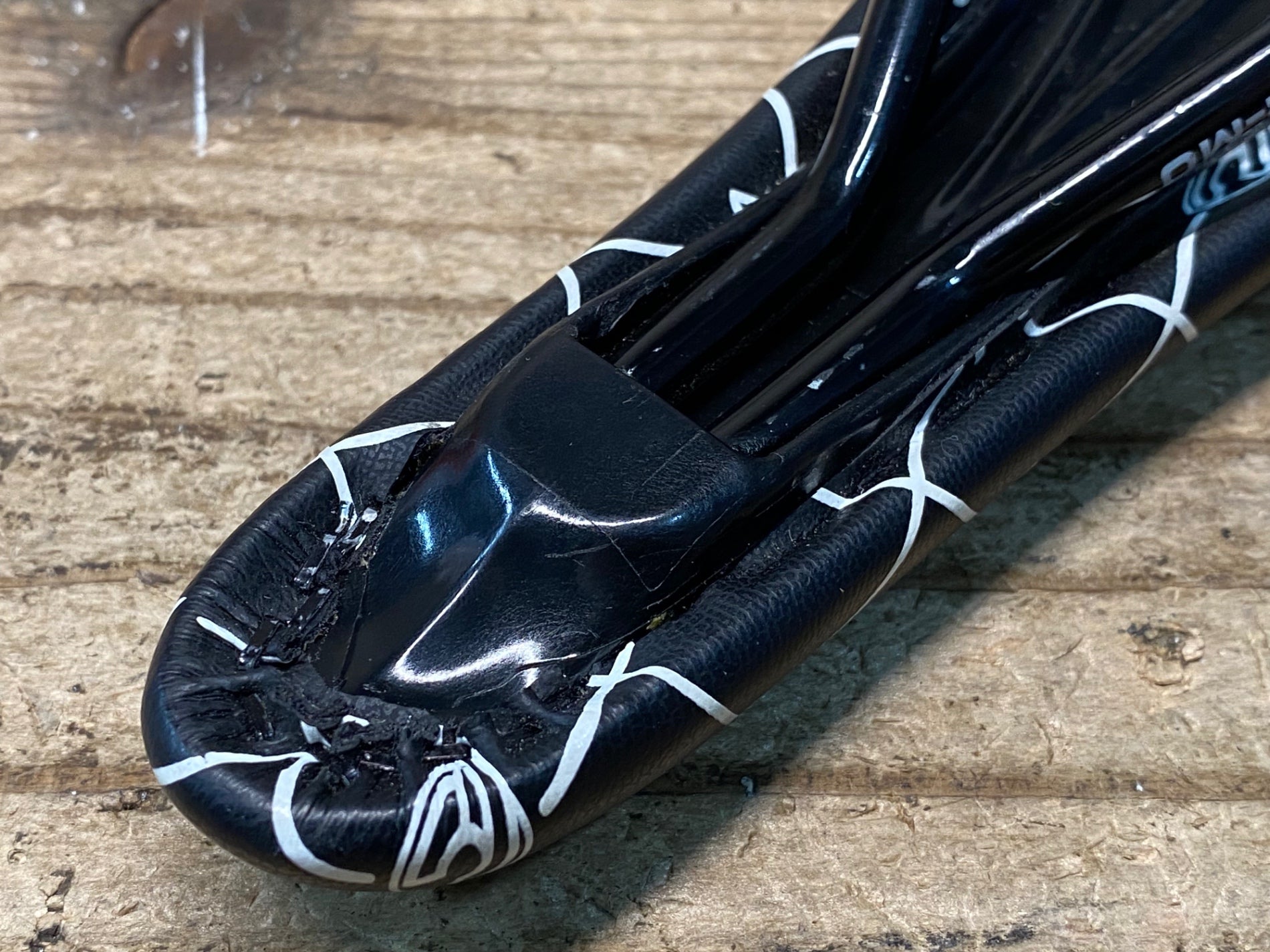 JP588 チネリ Cinelli SCATTO C-Smile サドル 黒 クロモリレール 140mm