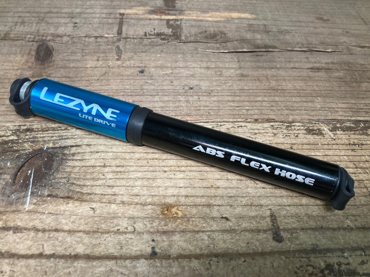 JK711 レザイン LEZYNE LITE DRIVE 携帯空気入れ 水色 黒