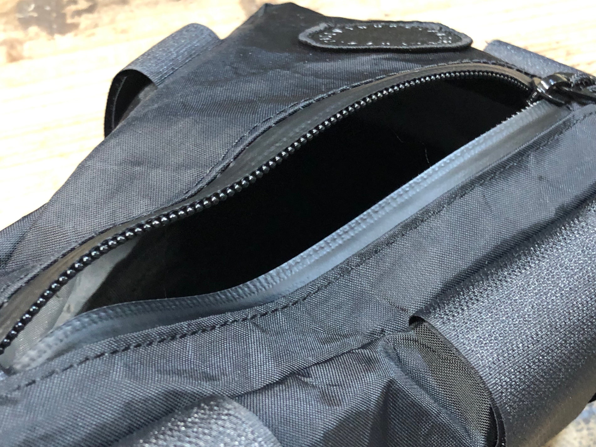 JY793 フェアウェザー FAIRWEATHER corner bag コーナーバッグ 黒
