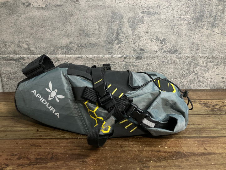 JX815 アピデュラ APIDURA SADDLE PACK COMPACT サドルバッグ 11L