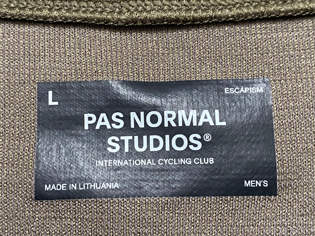 JT626 パスノーマルスタジオ PAS NORMAL STUDIOS ESCAPISM 半袖 サイクルジャージ カーキ L
