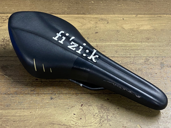 KO375 フィジーク fizik ARIONE VS サドル 黒 MANGANESEレール ※プレート欠品