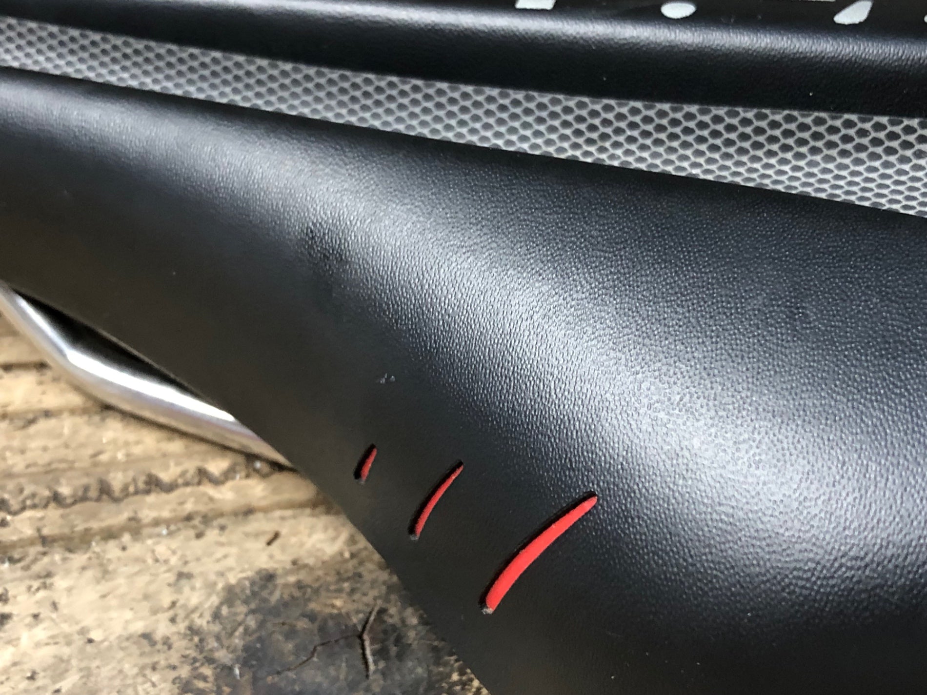 JY772 フィジーク fizik ARIONE VSX サドル 黒 kiumレール 257mm