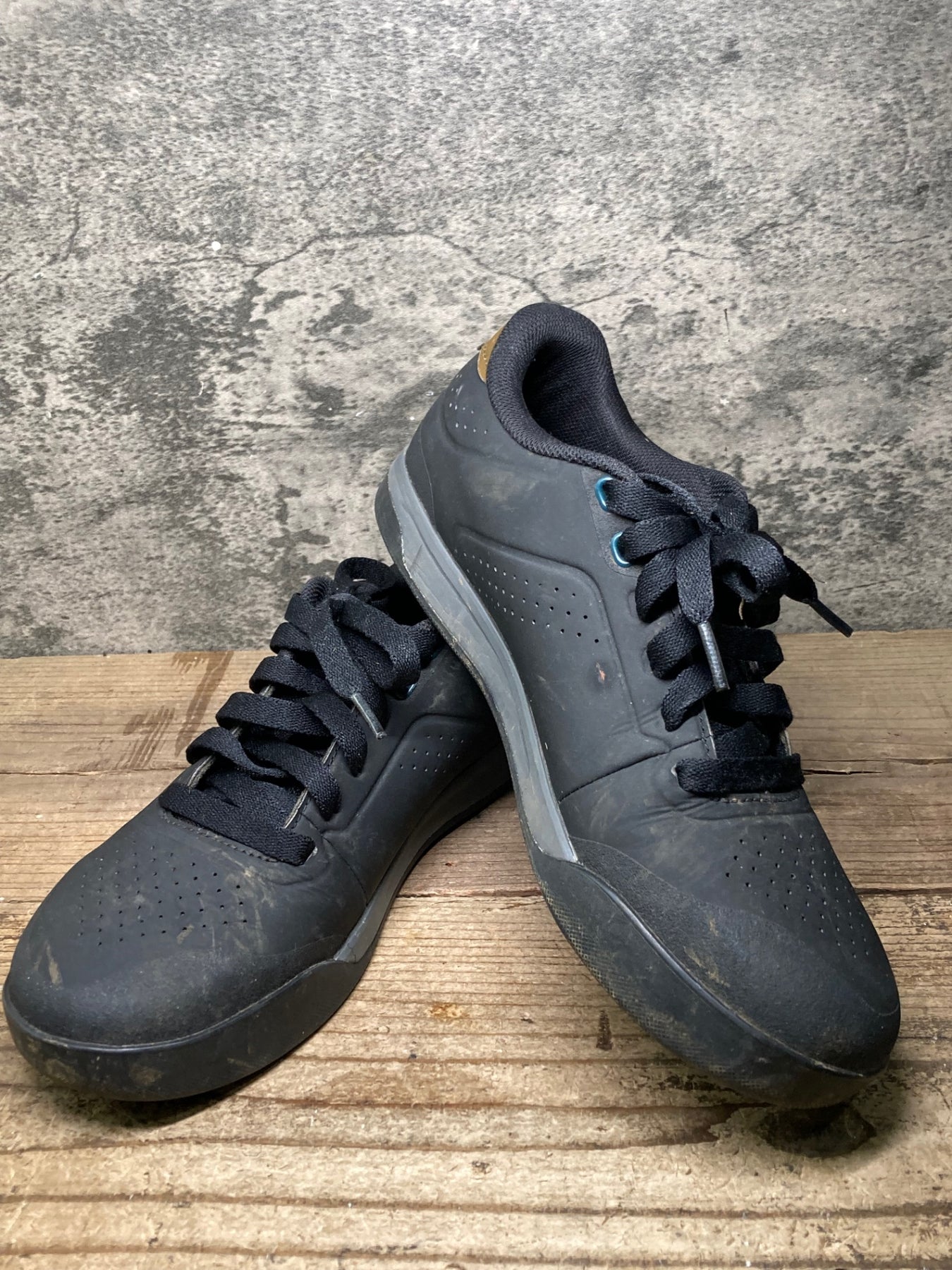 JP558 ジロ GIRO ラッチ LATCH シューズ 黒 EU42 – BICI AMORE ONLINE