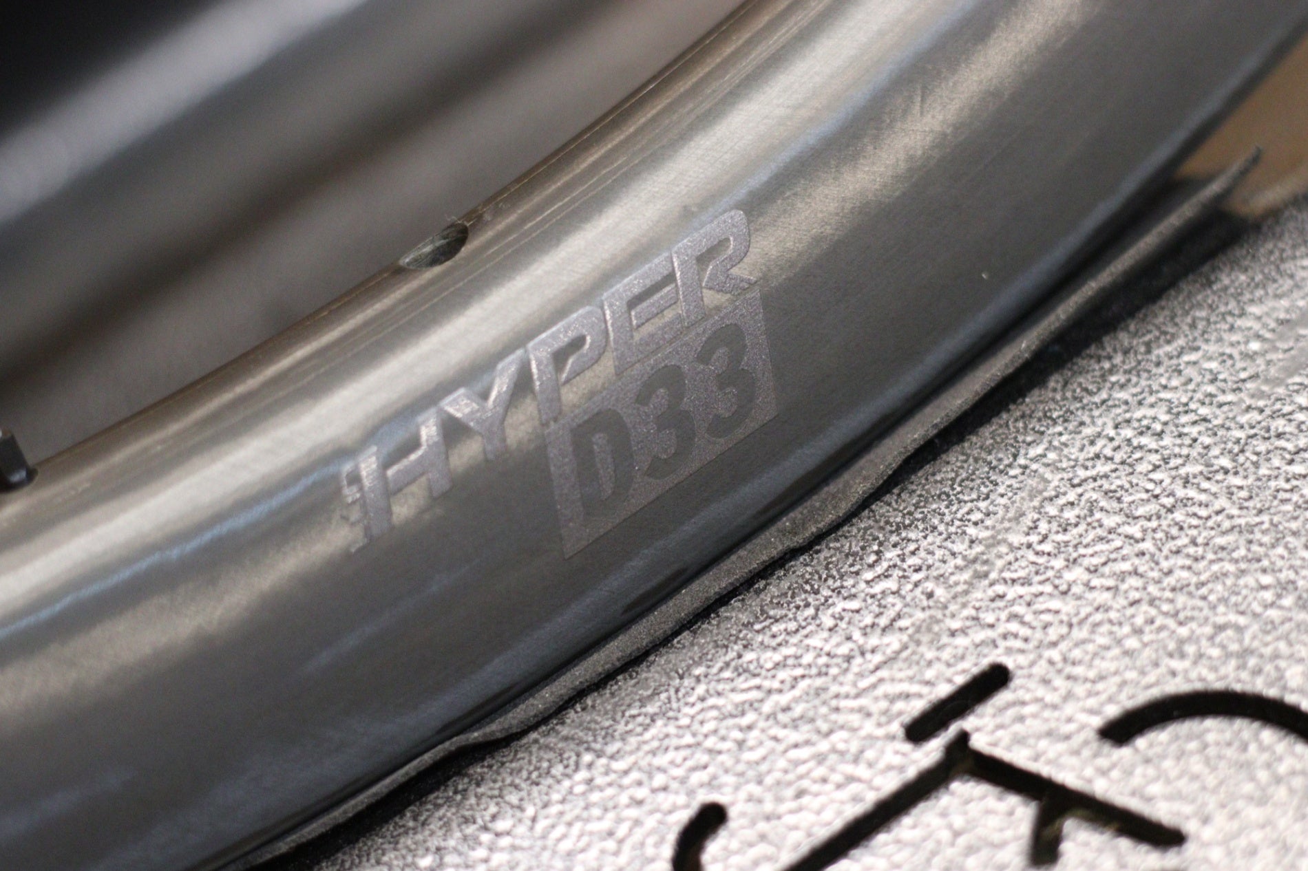 ルン LUN ハイパー HYPER 23SE D33 カーボン チューブレス ホイール