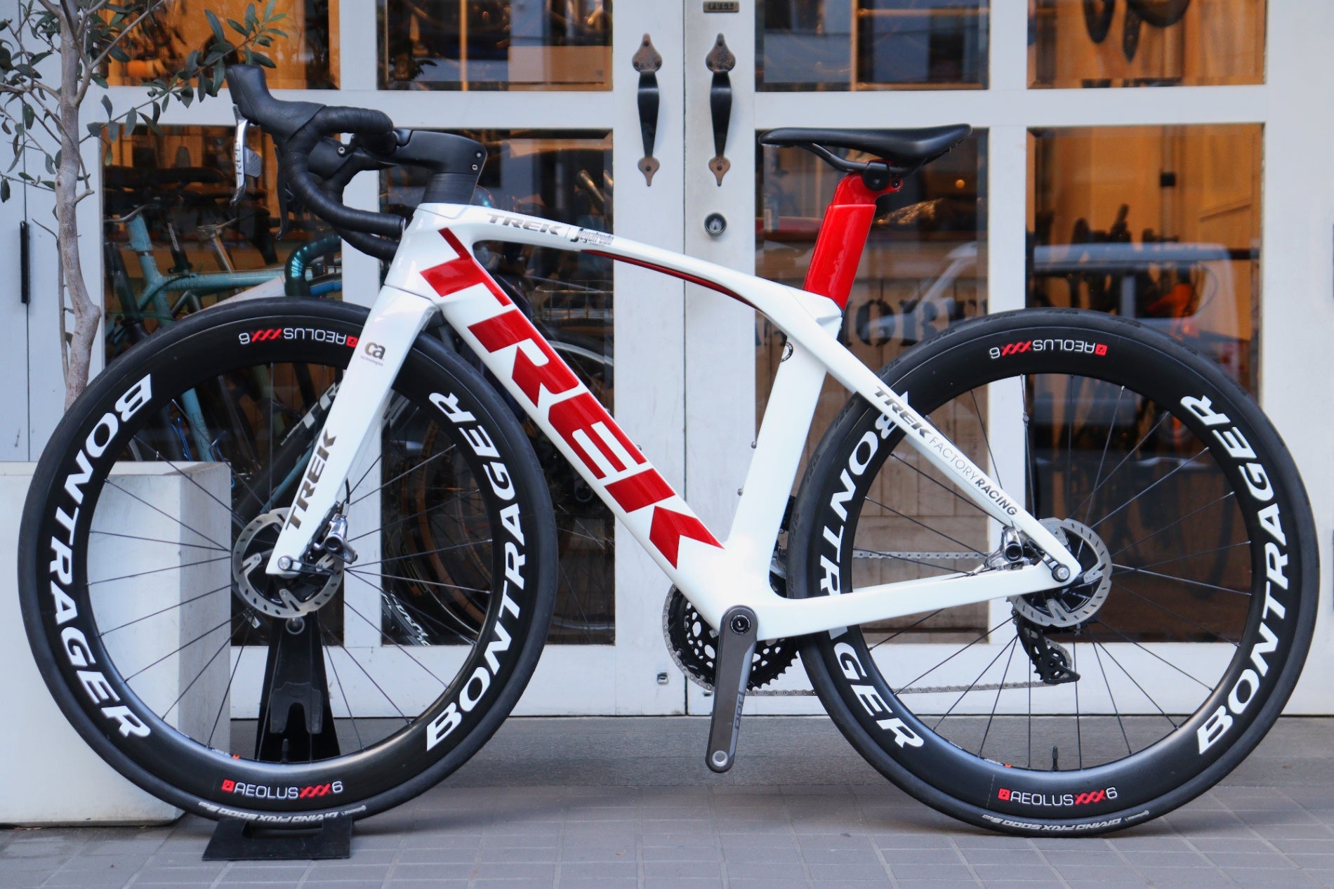 トレック TREK マドン MADONE SLR DISC GEN6 P1 2019モデル 52サイズ