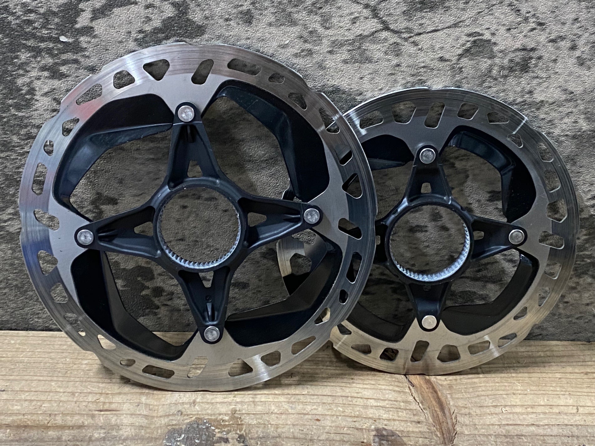 JU813 シマノ SHIMANO ディスクブレーキローター RT-MT900 Φ160 1.75mm