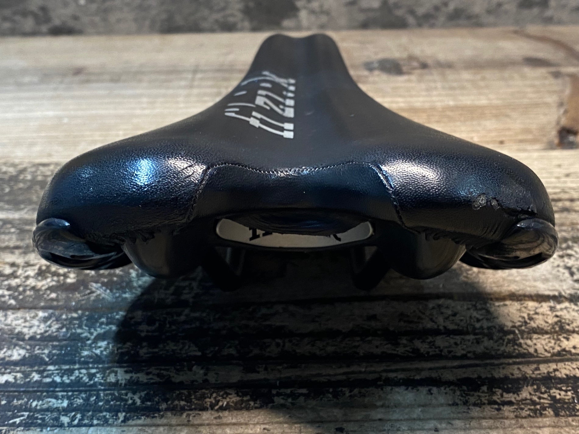 JI890 フィジーク fizik アリアンテ ALIANTE VS サドル MANGANESE