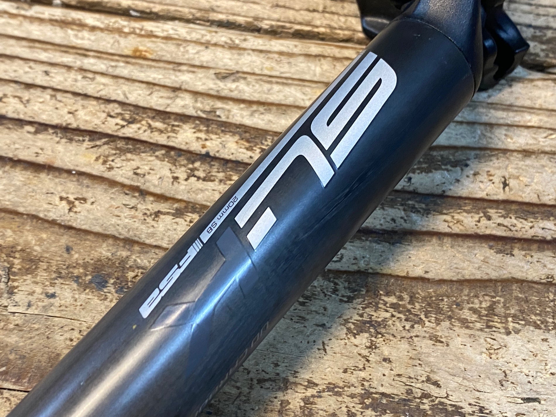 JX919 FSA SL-K カーボン シートポスト Φ27.2 350mm – BICI AMORE