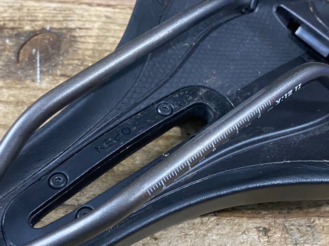 KN419 フィジーク fizik ARIONE R3 サドル 黒 kiumレール