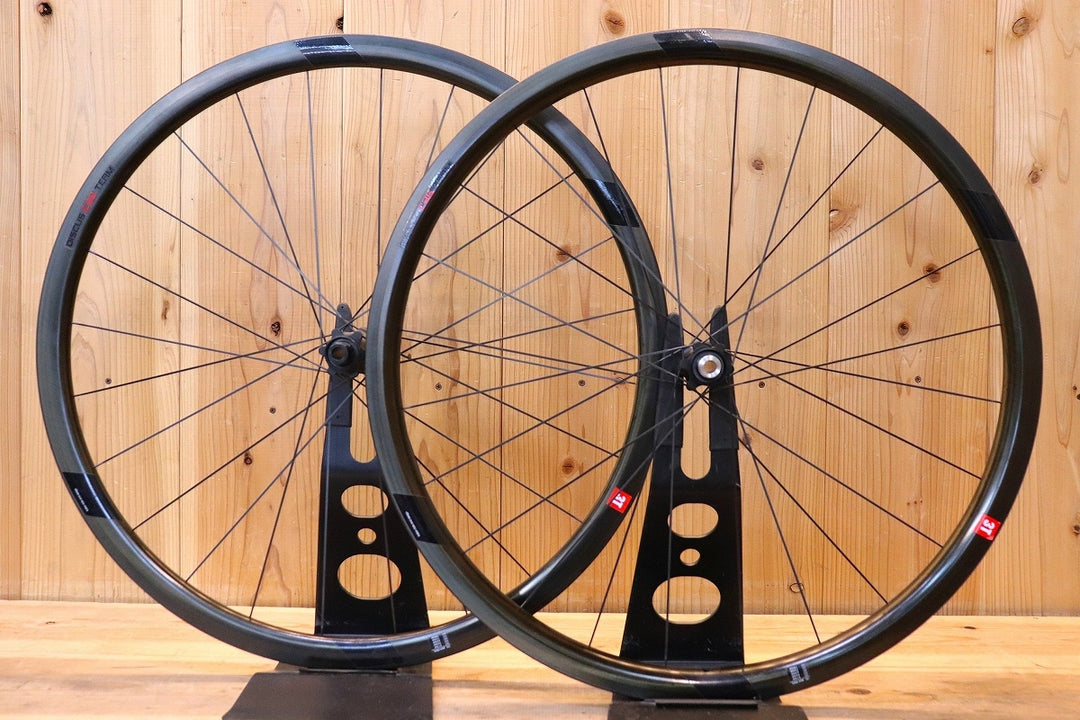 3T ディスカス DISCUS C35 TEAM STEALTH カーボン クリンチャー ホイールセット シマノ 11S/12S 【芦屋店】